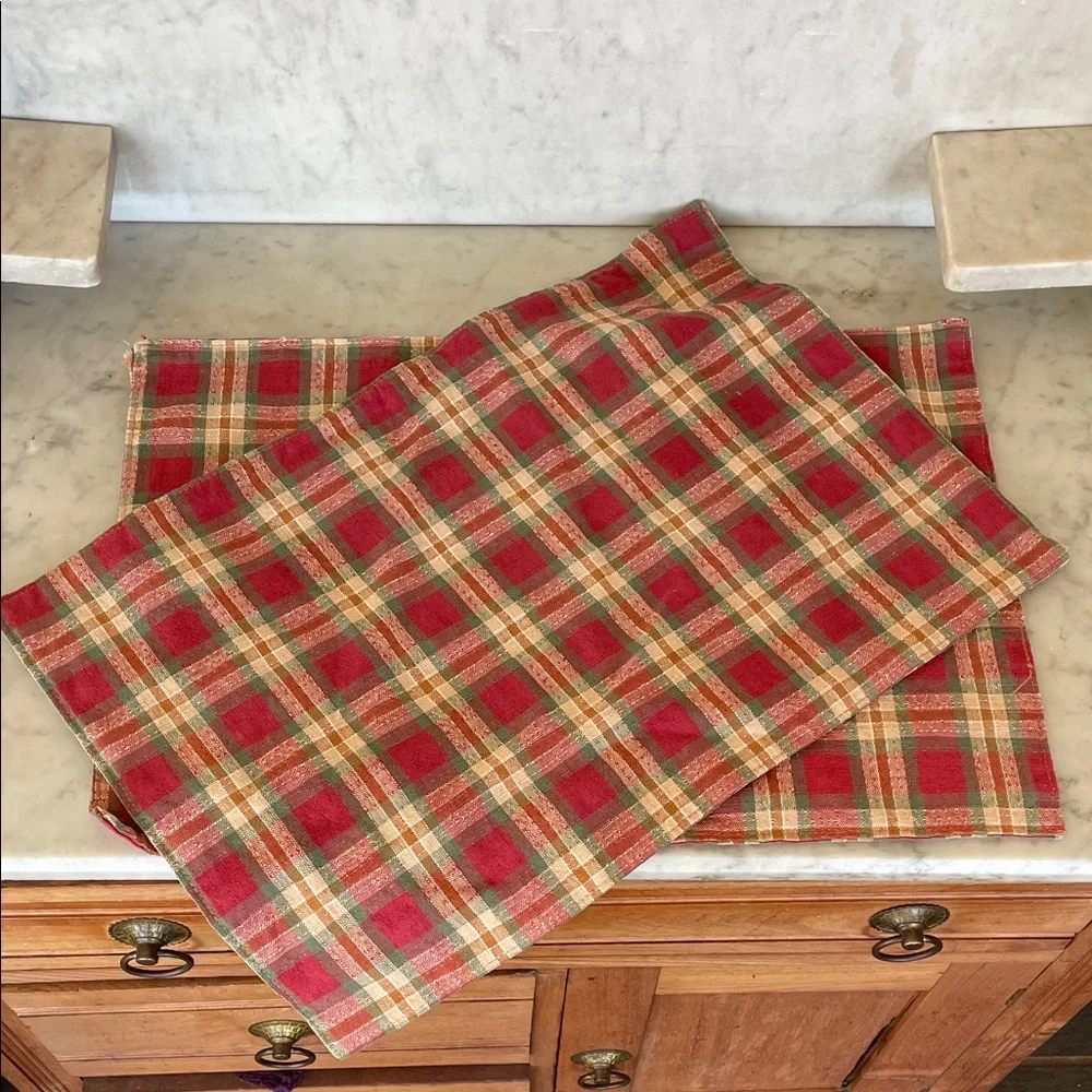 LONGABERGER Orchard Park Plaid Festive Red and Green Place Mats (2)